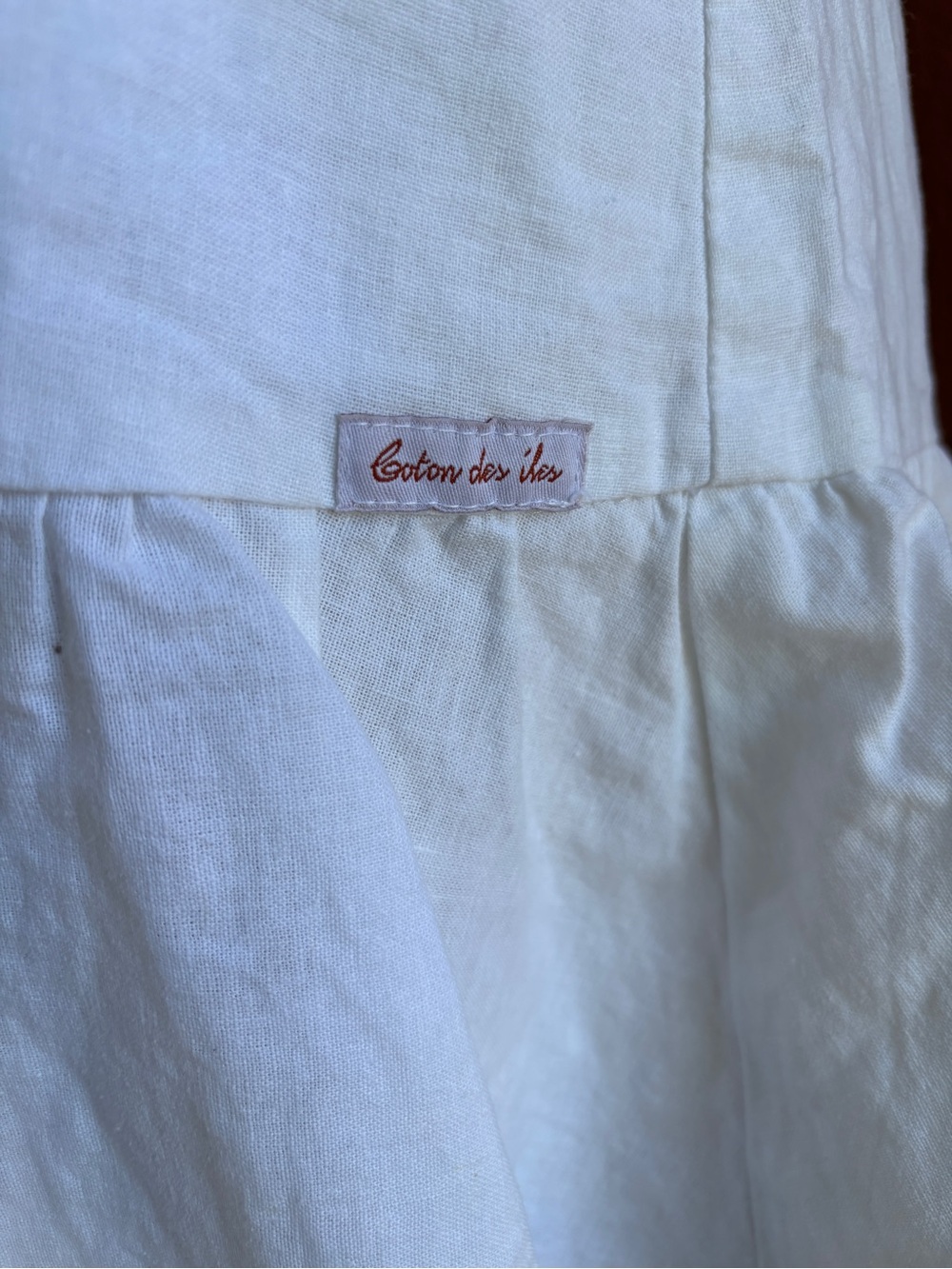 Classic White Linen V-Neck Dress - Picture 4 of 4